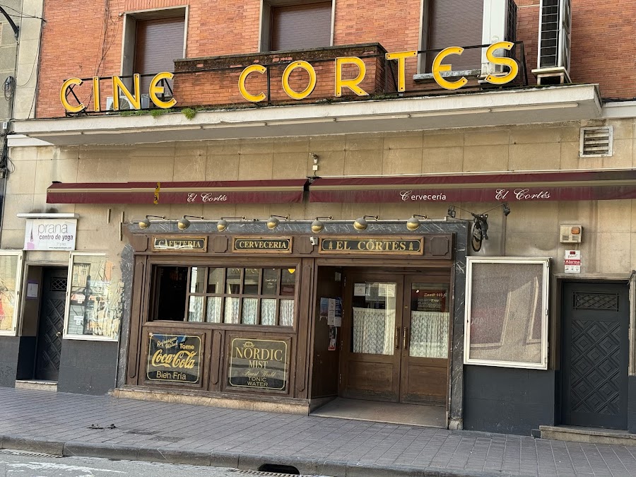 Cafetería - Cervecería "EL CORTÉS"