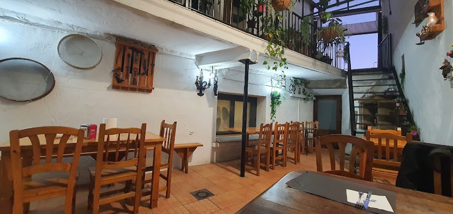 EL CERCO Bar-Restaurante-Fonda