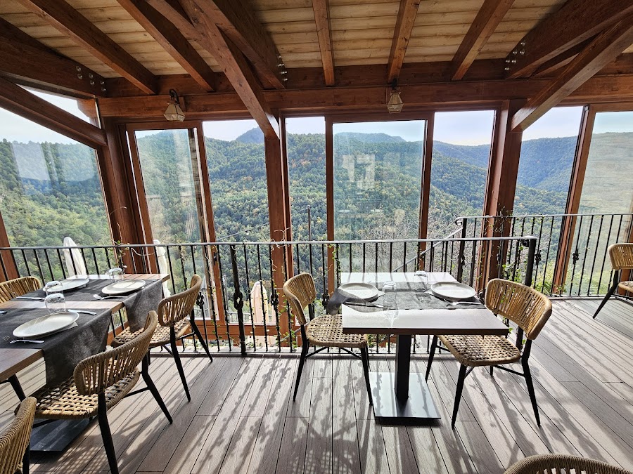 L'Alcina Restaurante Brasería en Pano